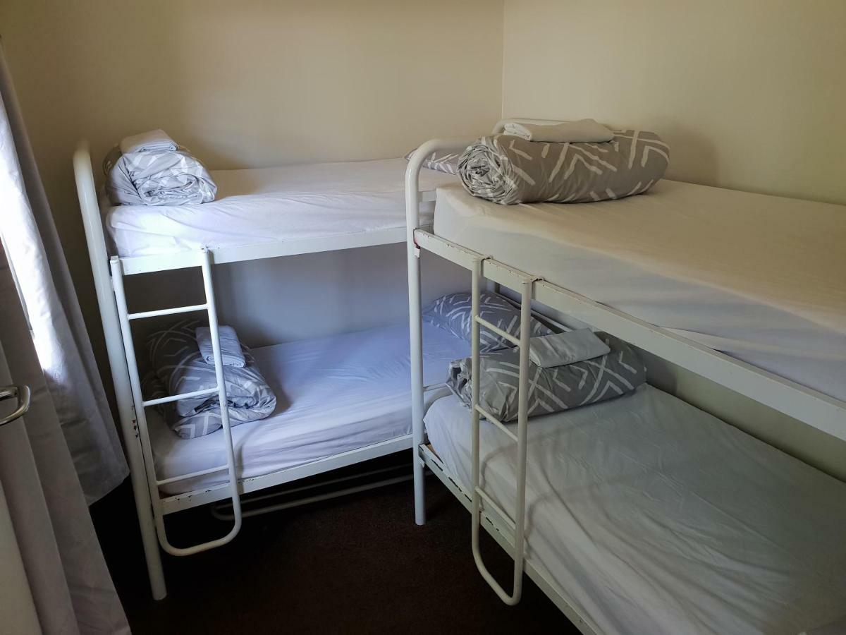 Camellia Court Family Motel Таупо Номер фото
