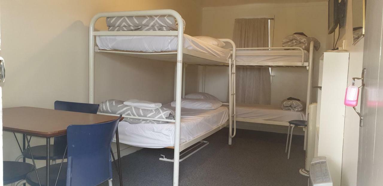 Camellia Court Family Motel Таупо Номер фото